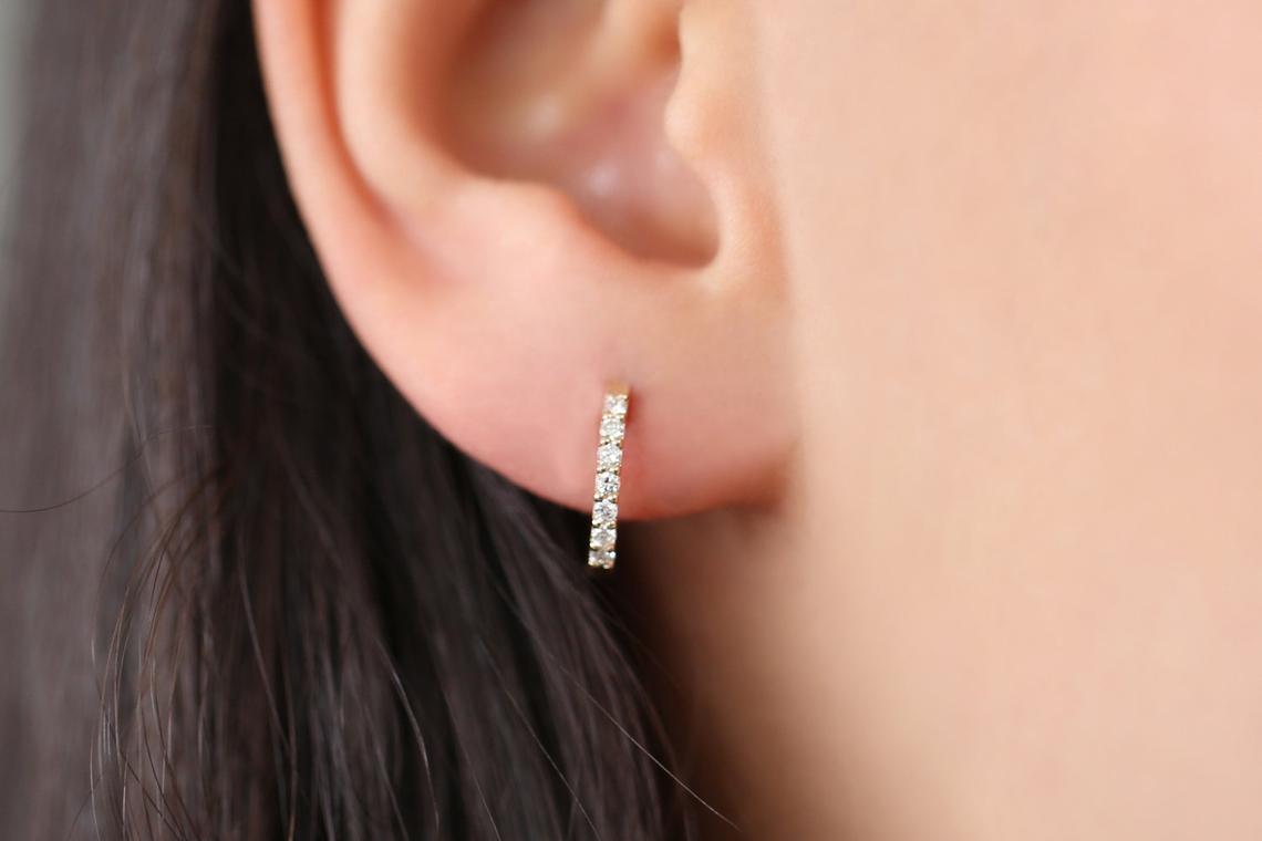 Diamant Ohrringe Creolen GRACE I 585er Roségold 0,23 Karat 2 Diamant Ohrringe Creolen GRACE I 585er Roségold 0,23 Karat